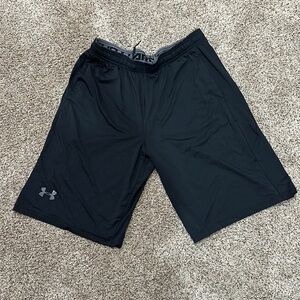 XL tall men’s Under Armour shorts with pockets - 90% polyester